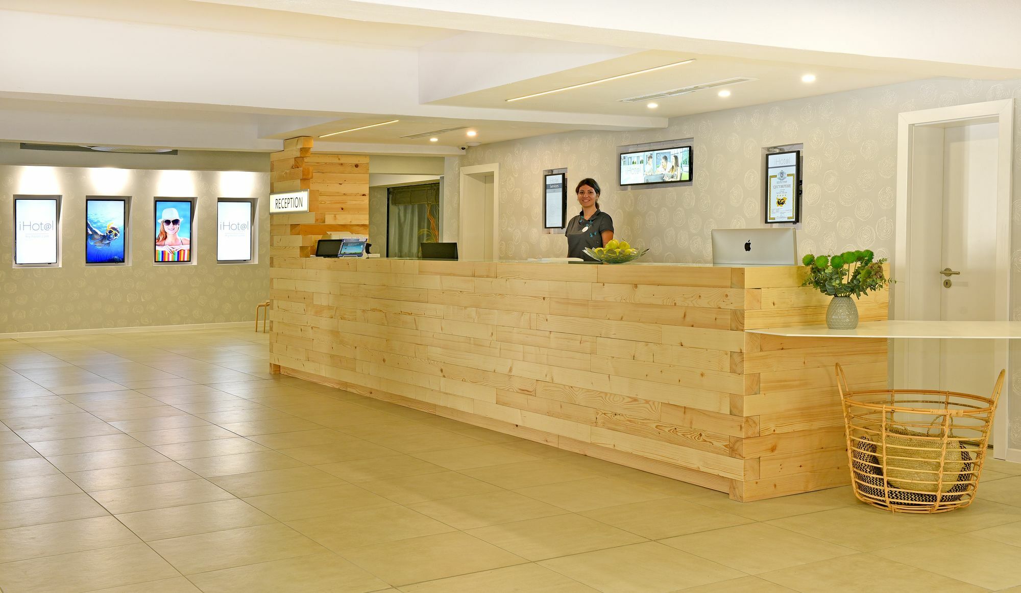 Ihotel Napospart Kültér fotó